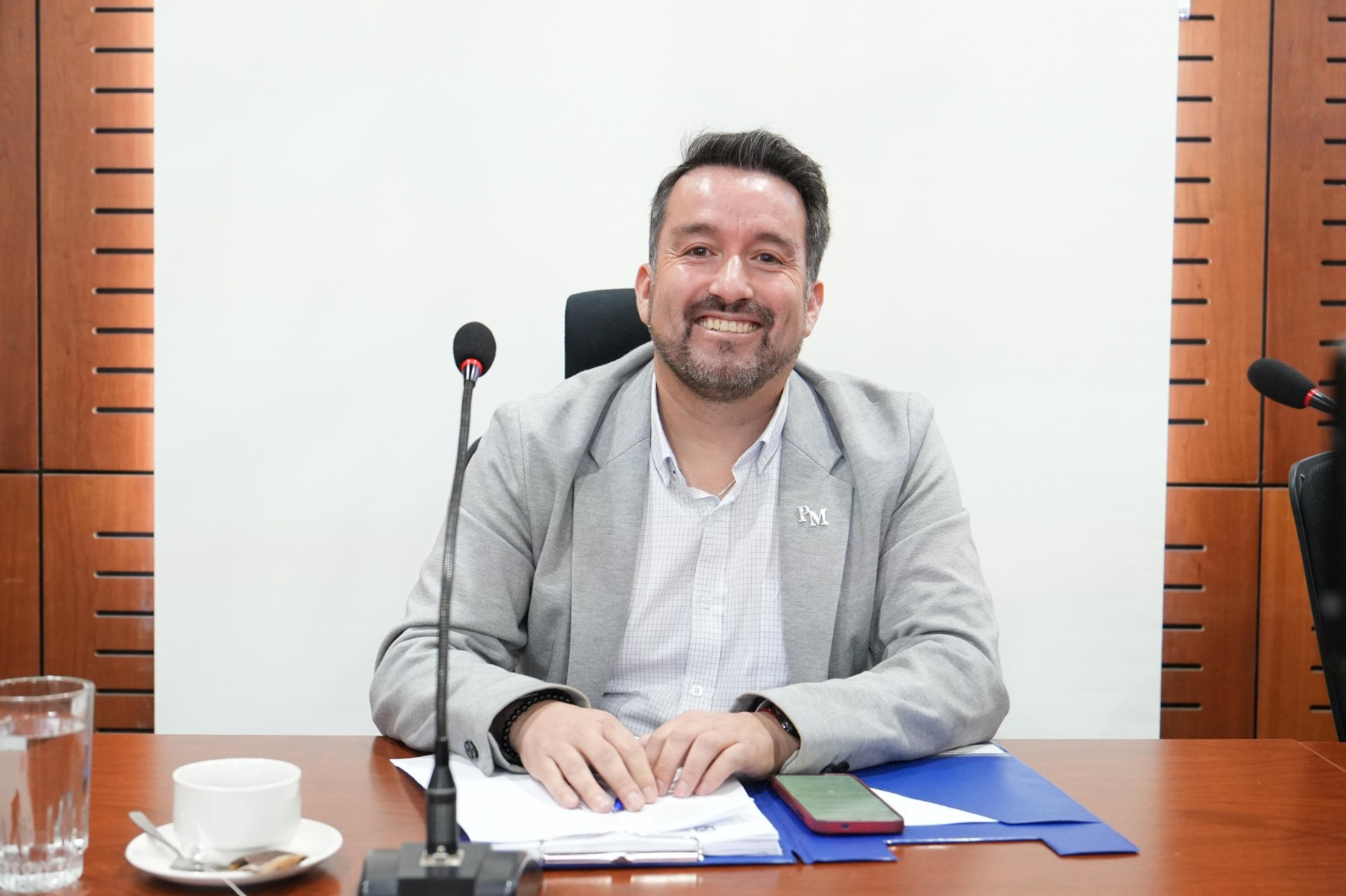 Concejal Mena valora aprobación de 385 millones en distintos ámbitos para apoyo directo a la comunidad